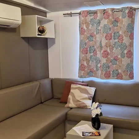 Mobil-home Confort 6 Personnes Proche Europa-park 캠프장